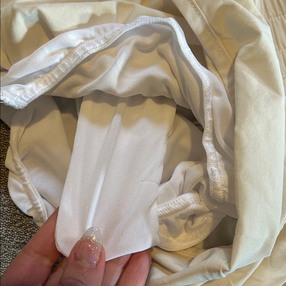 Gapfit High Rise Running Shorts | Ivory - Picture 5 of 8